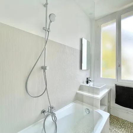 Daire Charming Apartment, Centre